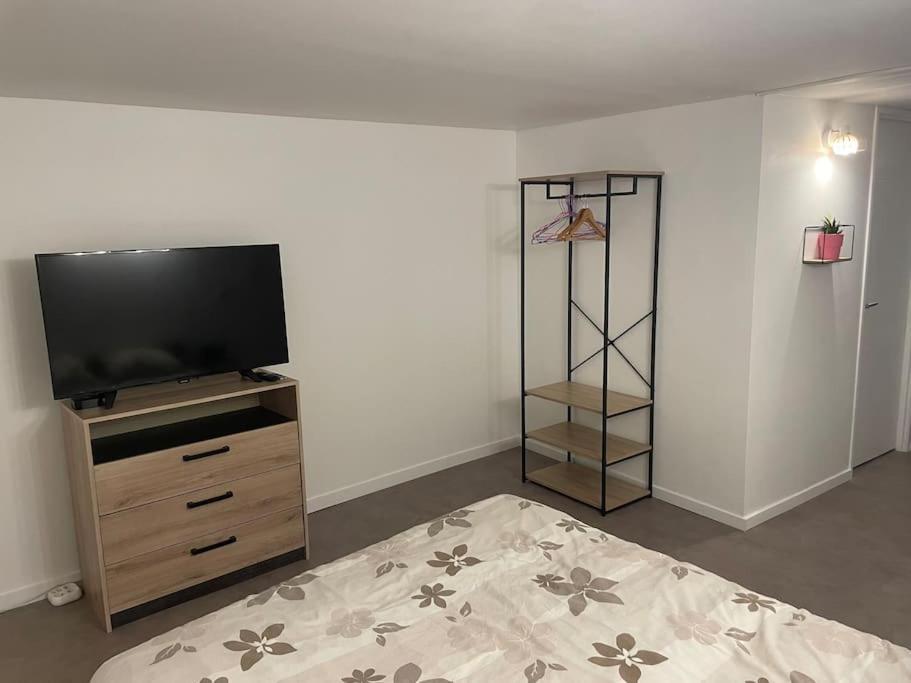 Appartement T1 Renove Gigean Экстерьер фото
